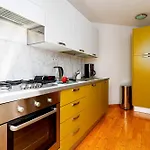 Golden River דירה *